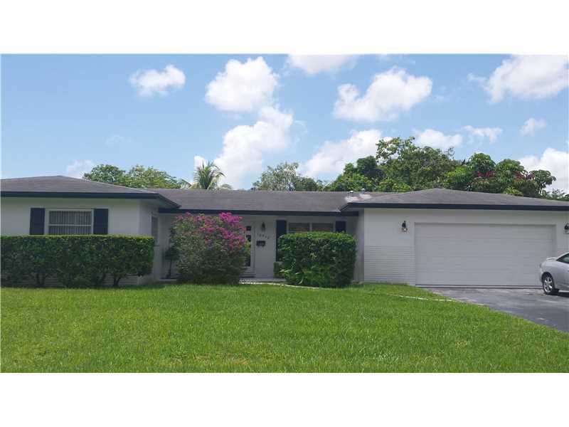 Property Photo:  10712 SW 117th St  FL 33176 