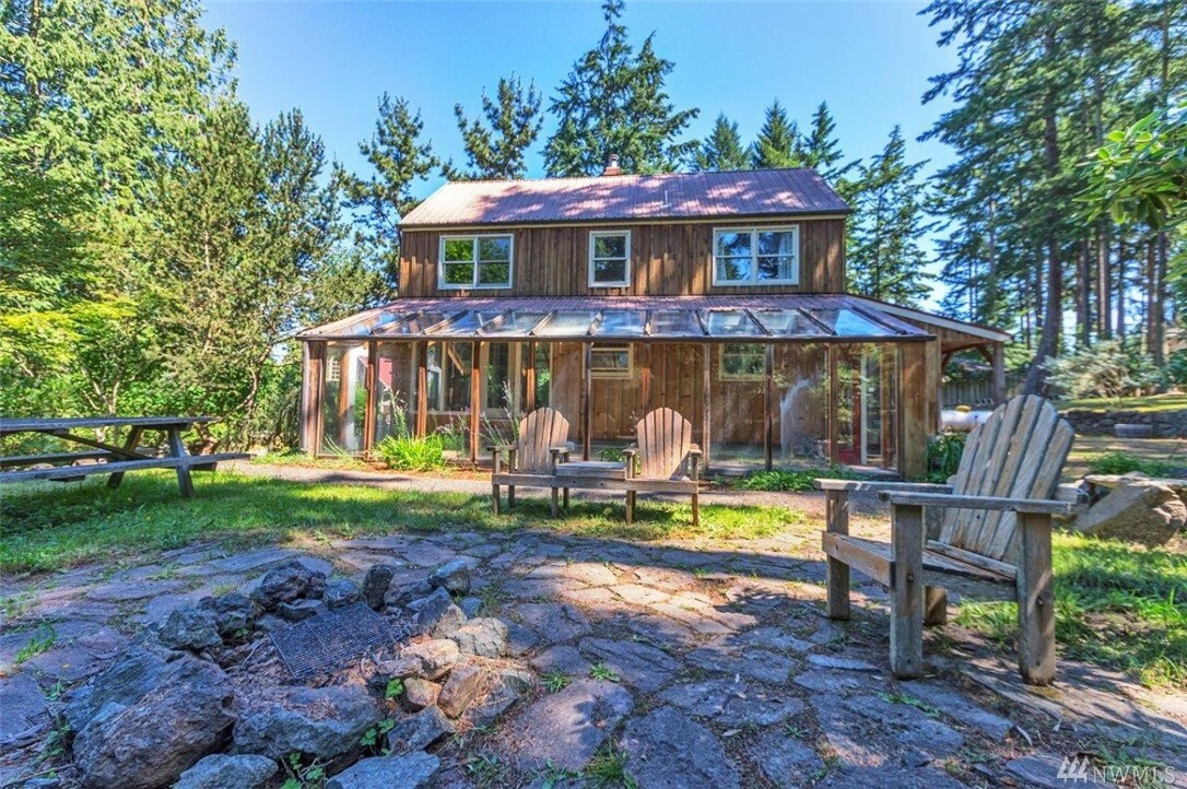 Property Photo:  2110 Rosewood St  WA 98368 