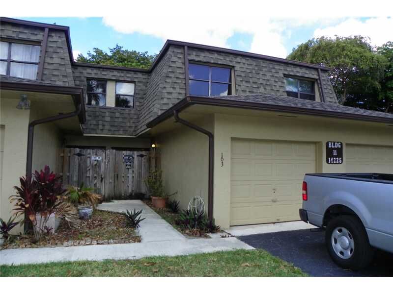 Property Photo: 14225 SW 94 Circle Lane 103-11 FL 33186