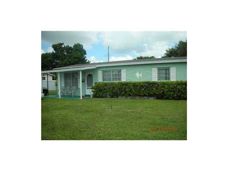 Property Photo: 1151 NE 212 Te FL 33179