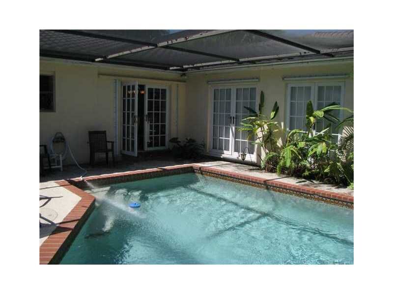 Property Photo: 227 Aledo Av FL 33134