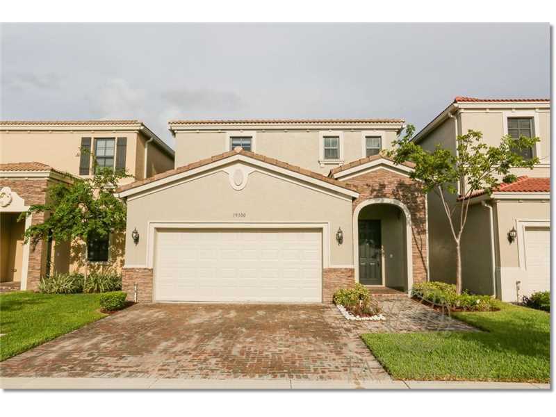 Property Photo:  19300 NE 8th Ct  FL 33179 