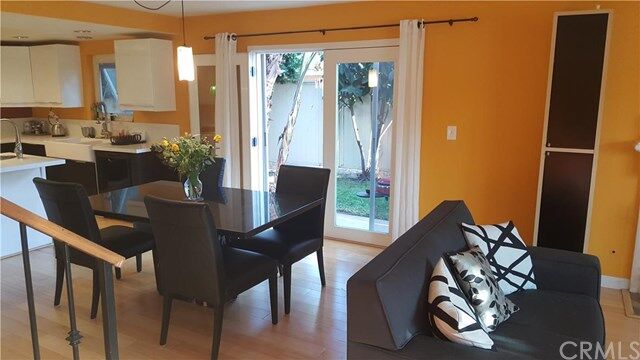 Property Photo:  2008 Perkins Lane  CA 90278 