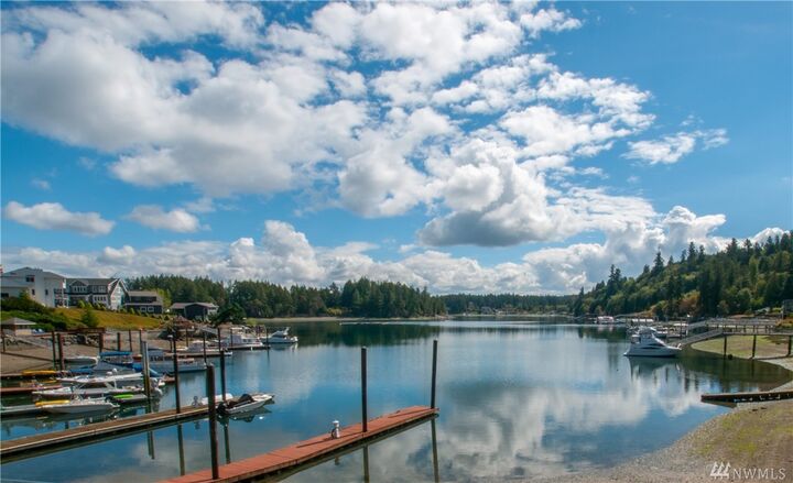 Property Photo:  297 Shorewood Ct  WA 98333