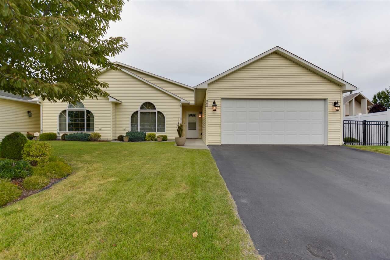 Property Photo:  906 Golden Ct  WA 99022-9203 