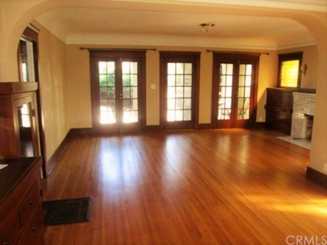 Property Photo: 4124 E Broadway CA 90803