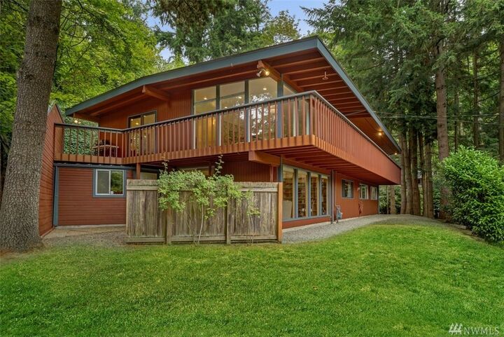 17827 47th Ave NE  Lake Forest Park WA 98155 photo