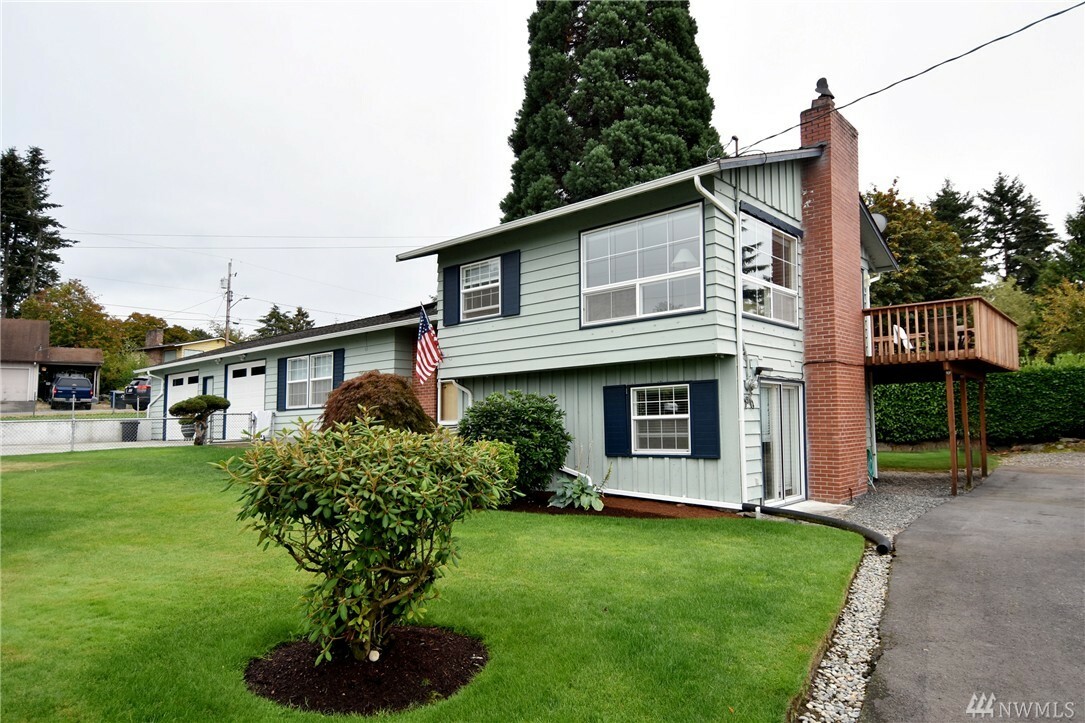 Property Photo:  1655 S 257th St  WA 98198 