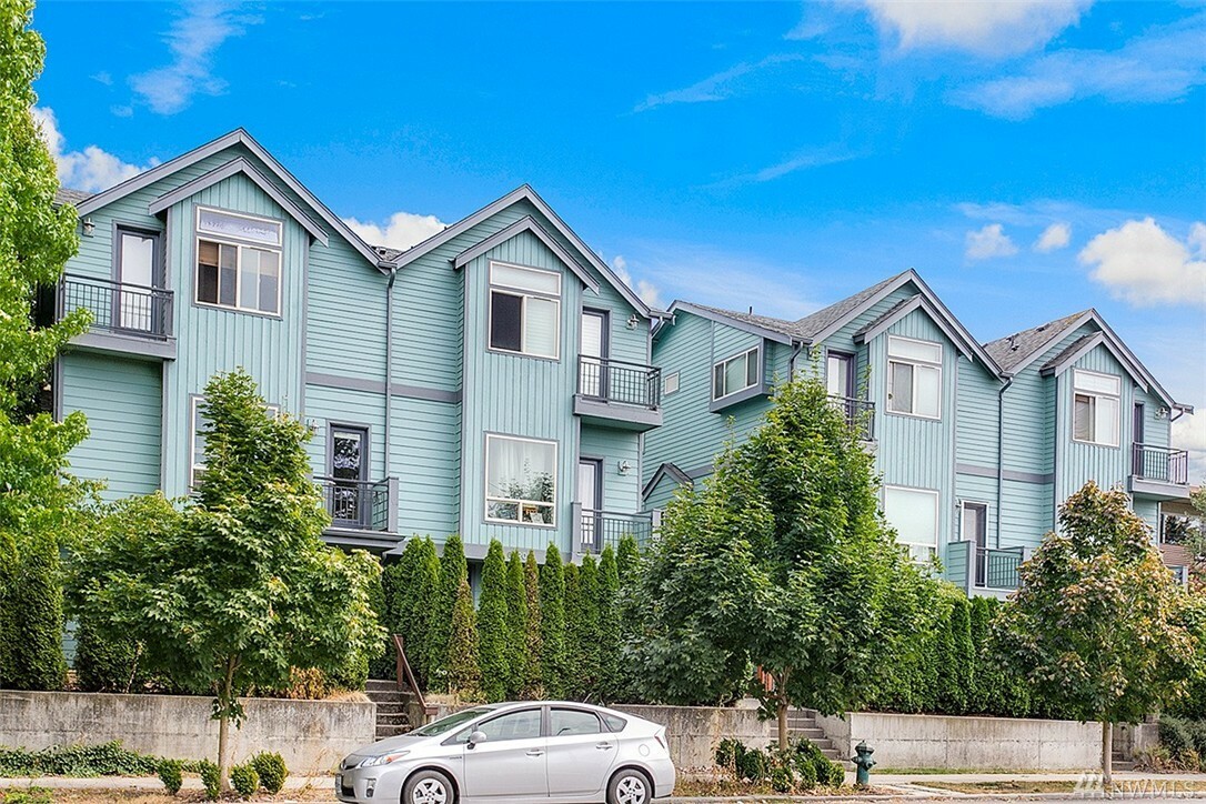 Property Photo:  6024 Fauntleroy Wy SW B  WA 98136 