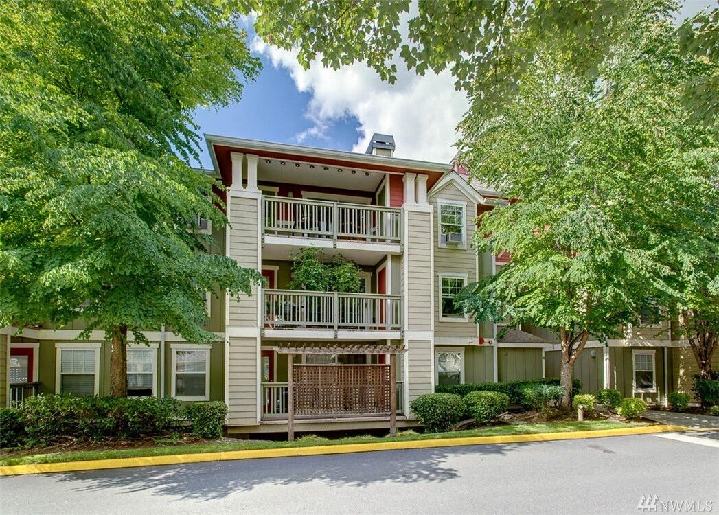 Property Photo:  7711 NE 175th St C303  WA 98028 