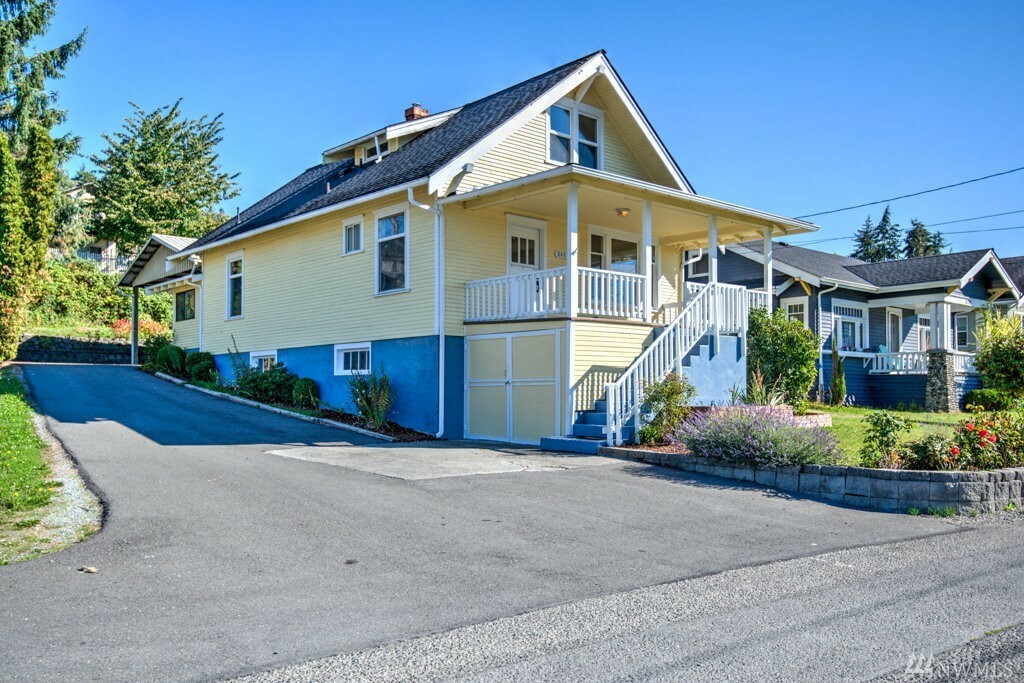 Property Photo:  8401 Park Dr  WA 98292 