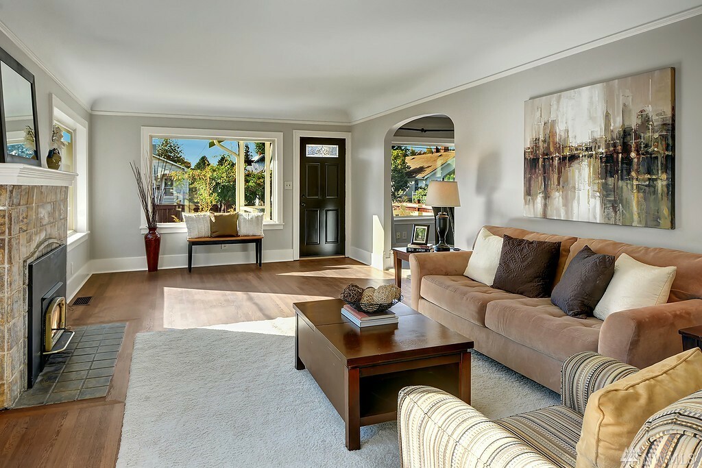 Property Photo:  522 N 80th St  WA 98103 