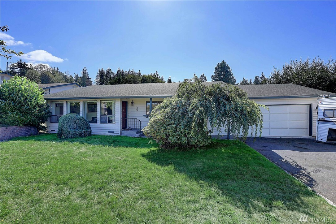 Property Photo: 693 Island View Dr WA 98282