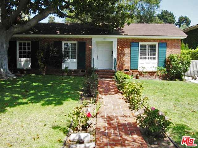 Property Photo:  457 23rd St  CA 90402 