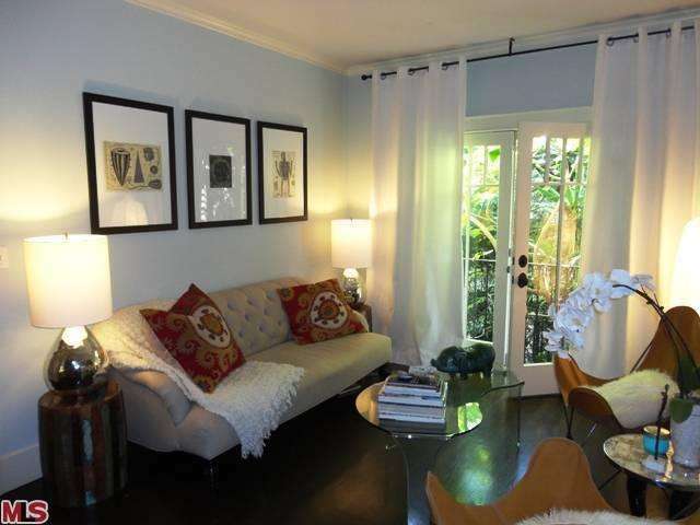 Property Photo: 2270 Helios Dr CA 90068