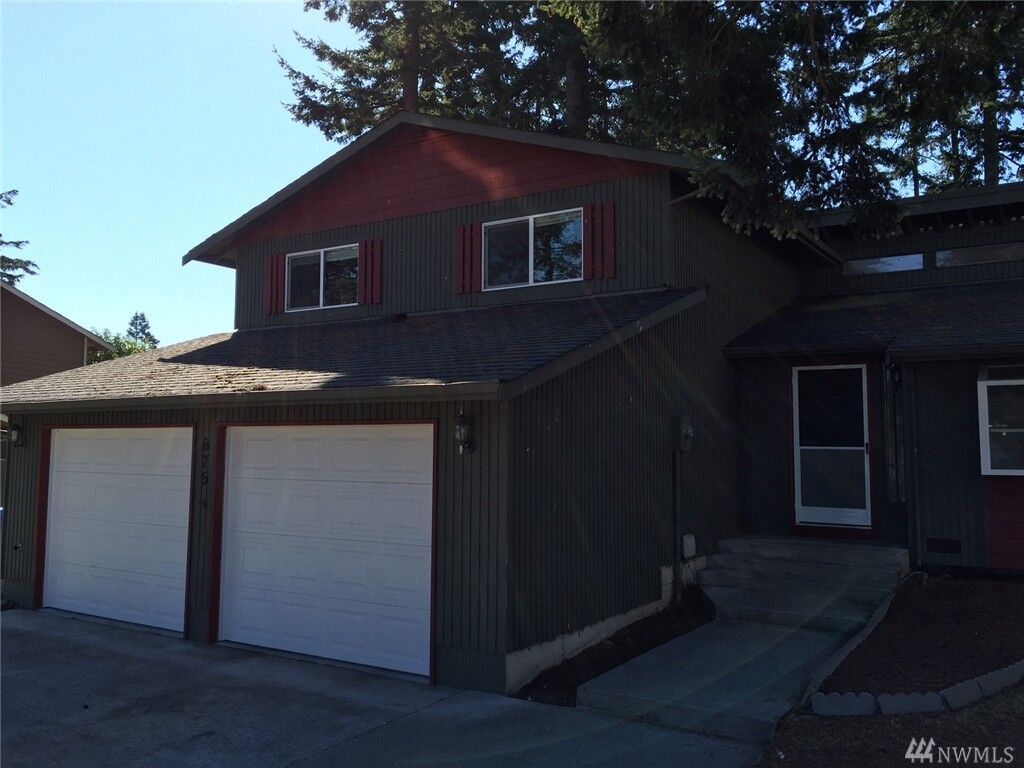 Property Photo:  675 NW 3rd Ave  WA 98277 