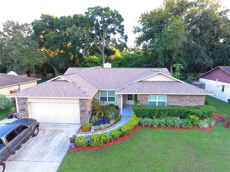 Property Photo:  907 Mook Street  FL 33510 