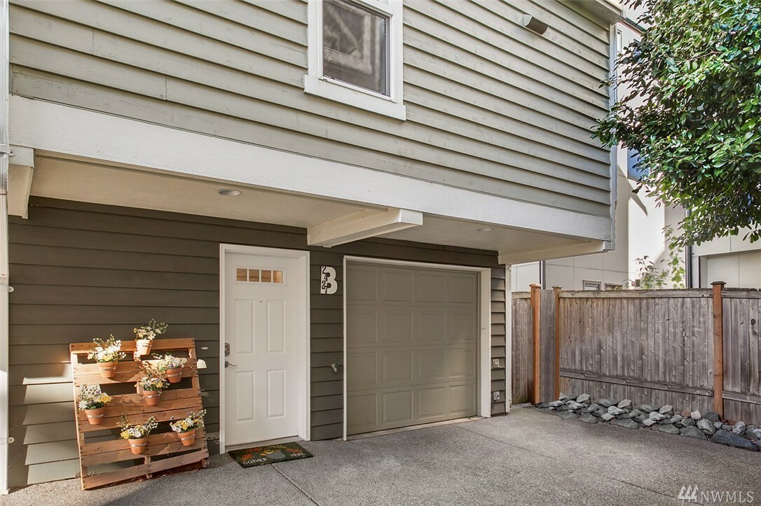 Property Photo:  2427 NW 57th St B  WA 98107 