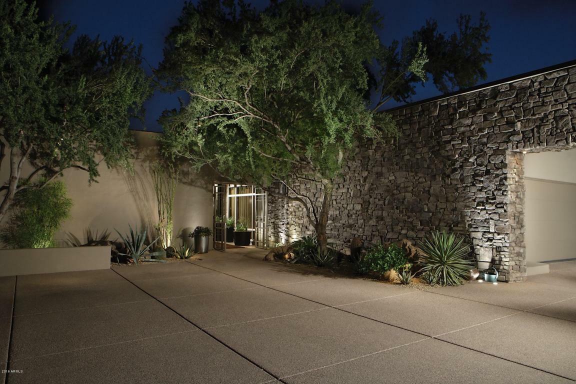 Property Photo:  6079 N Paradise View Drive  AZ 85253 