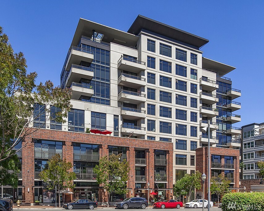 Property Photo: 10000 Main St 302 WA 98004