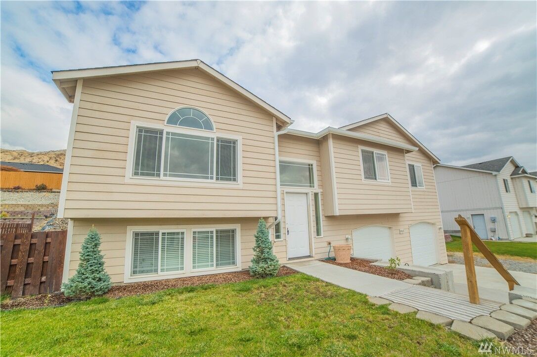 Property Photo:  3963 NE Blueridge Dr  WA 98802