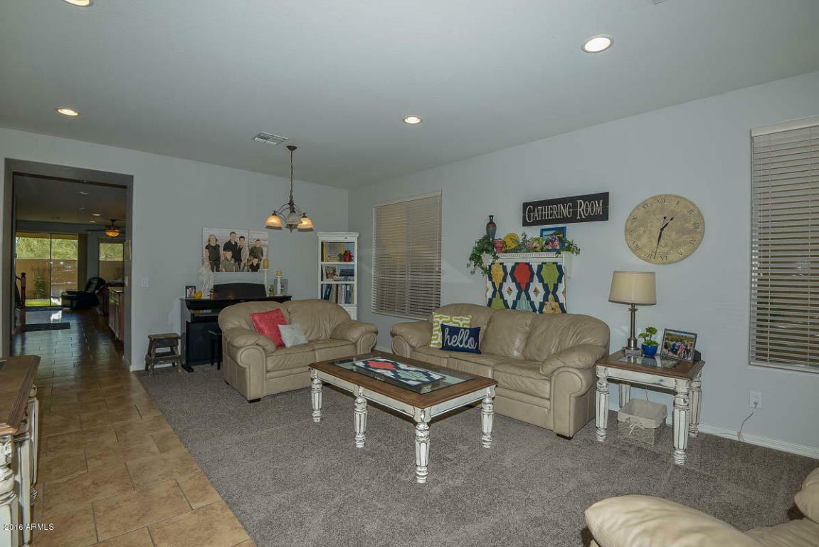 Property Photo: 6777 W Evergreen Terrace AZ 85383