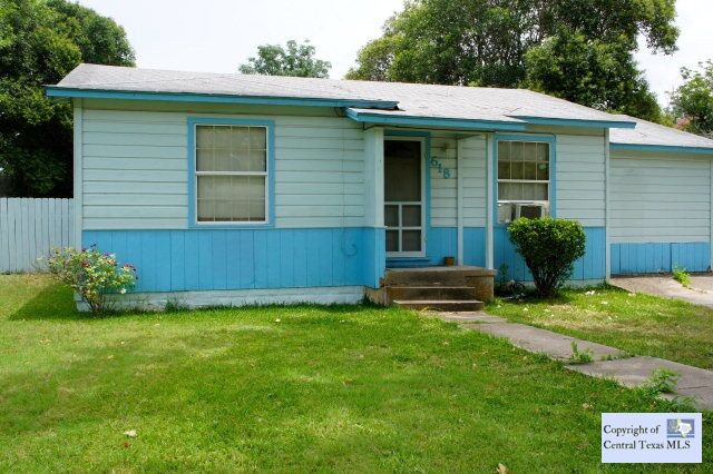Property Photo: 618 Barbara Drive TX 78666