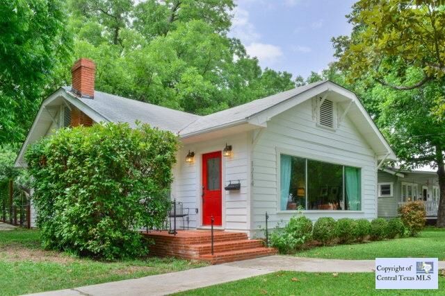 Property Photo: 1214 Belvin Street TX 78666