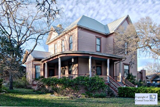 Property Photo:  546 Lindsey Street  TX 78666 