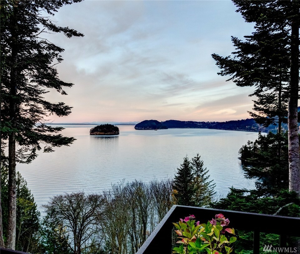 Property Photo:  244 Chuckanut Point Rd  WA 98229 