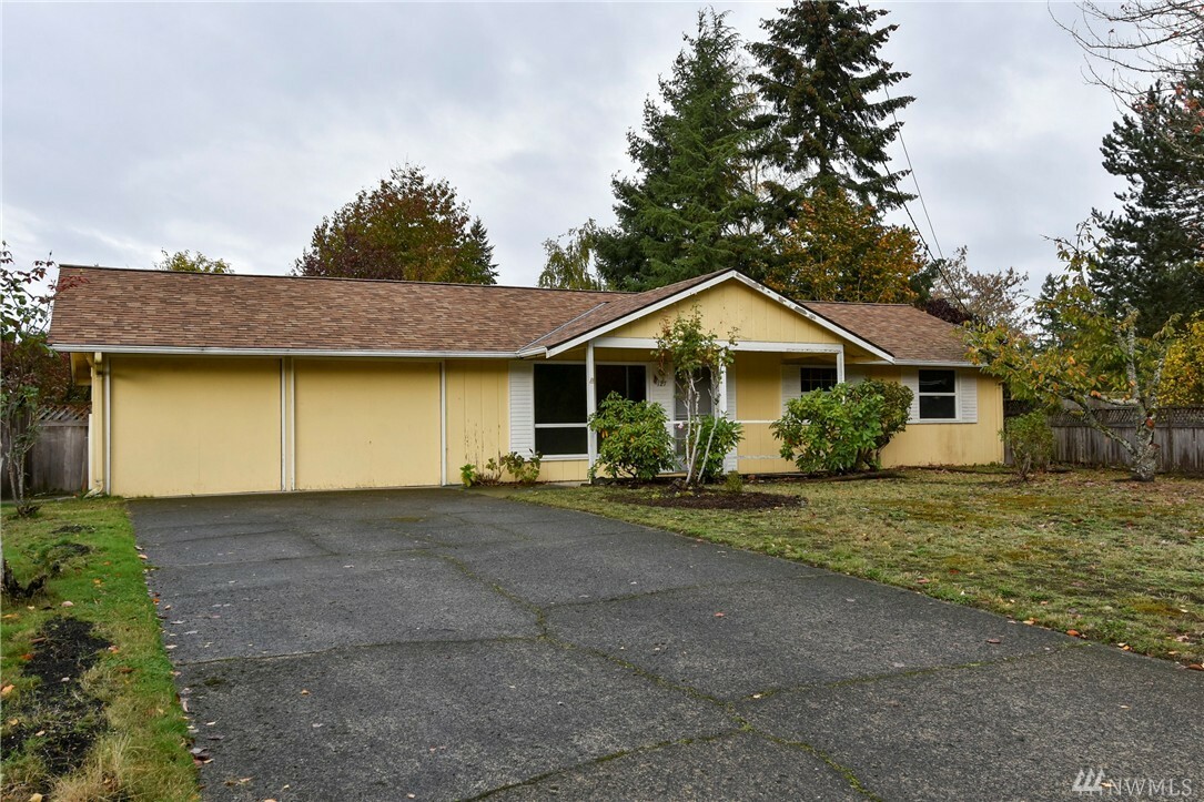 Property Photo:  127 159th Place SE  WA 98008 