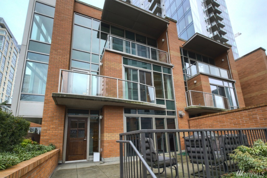 10660 NE 9th Place  Bellevue WA 98004 photo