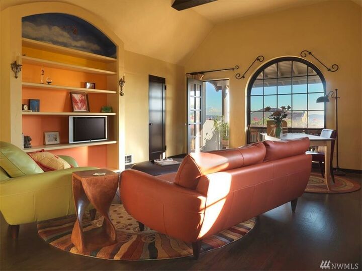 Property Photo:  348 W Olympic Place 301  WA 98119 