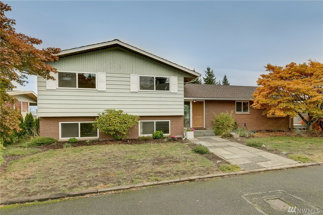 Property Photo:  8631 Cascadia Ave  WA 98208 