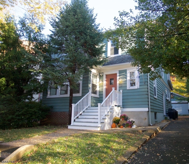 Property Photo:  32 Eder Ter  NJ 07079 