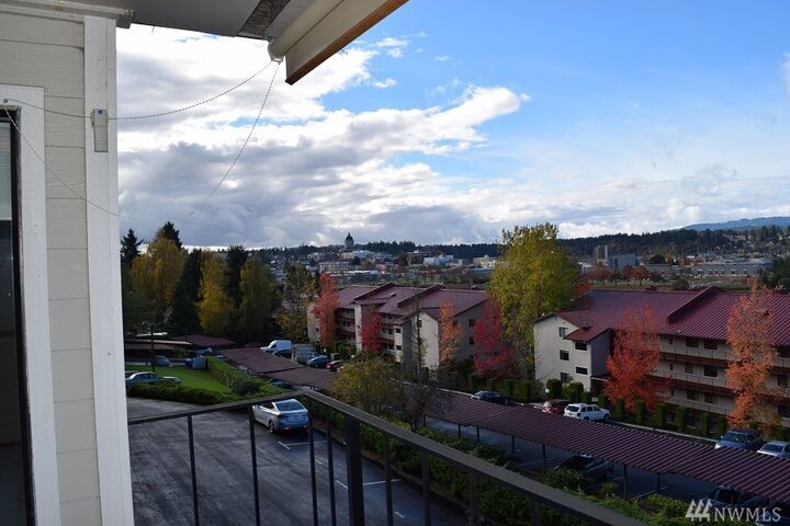 Property Photo:  908 East Bay Dr NE E-204  WA 98506 