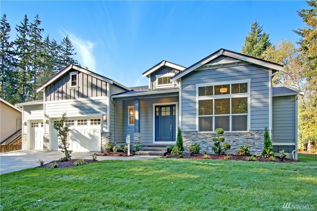 Property Photo: 17500 72nd Ave W WA 98026