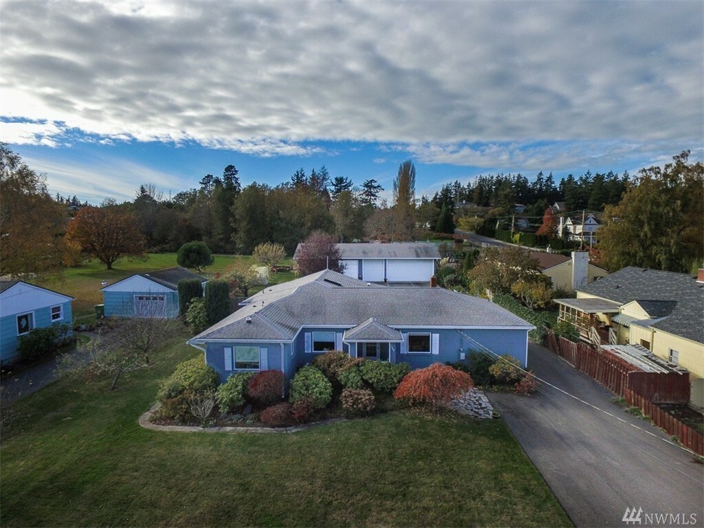 Property Photo:  3208 K Ave  WA 98221 