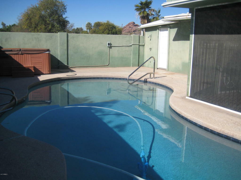 Property Photo:  303 E Beatryce Street  AZ 85288 