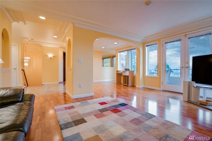 Property Photo: 2170 6th Ave N 201 WA 98109