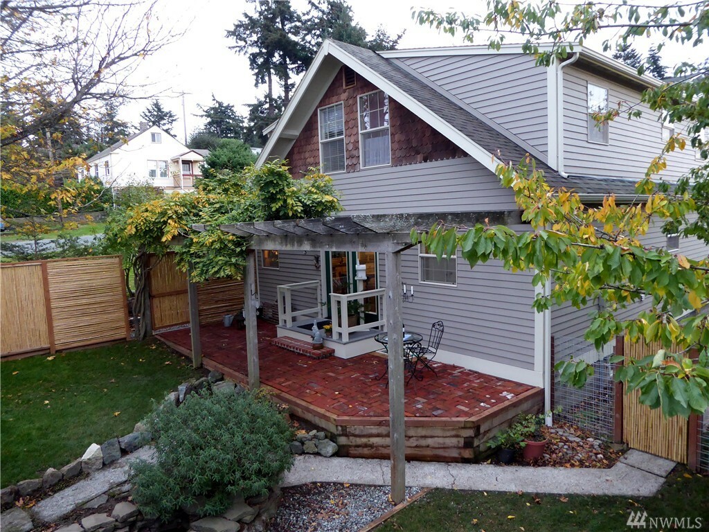 Property Photo:  502 5th St  WA 98221 