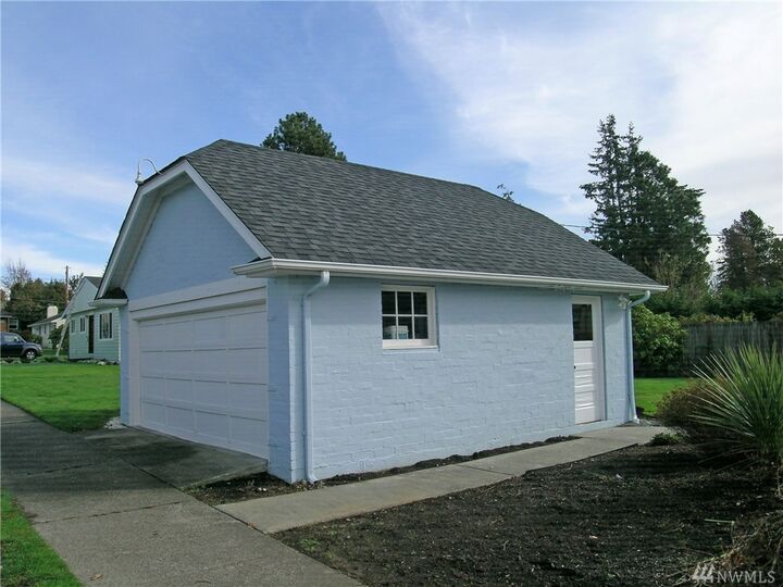 Property Photo: 2914 Cornwall Ave WA 98225