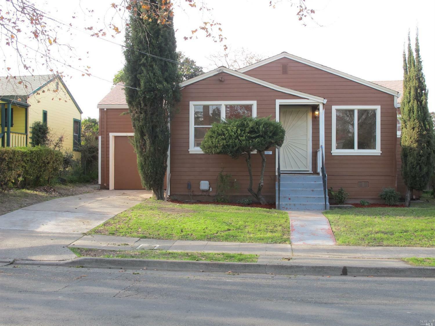 Property Photo:  245 14th Street  CA 94590 