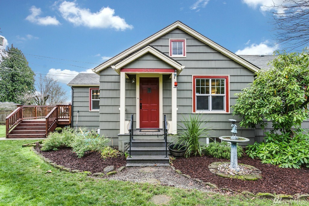 Property Photo:  8036 S 130th St  WA 98178 