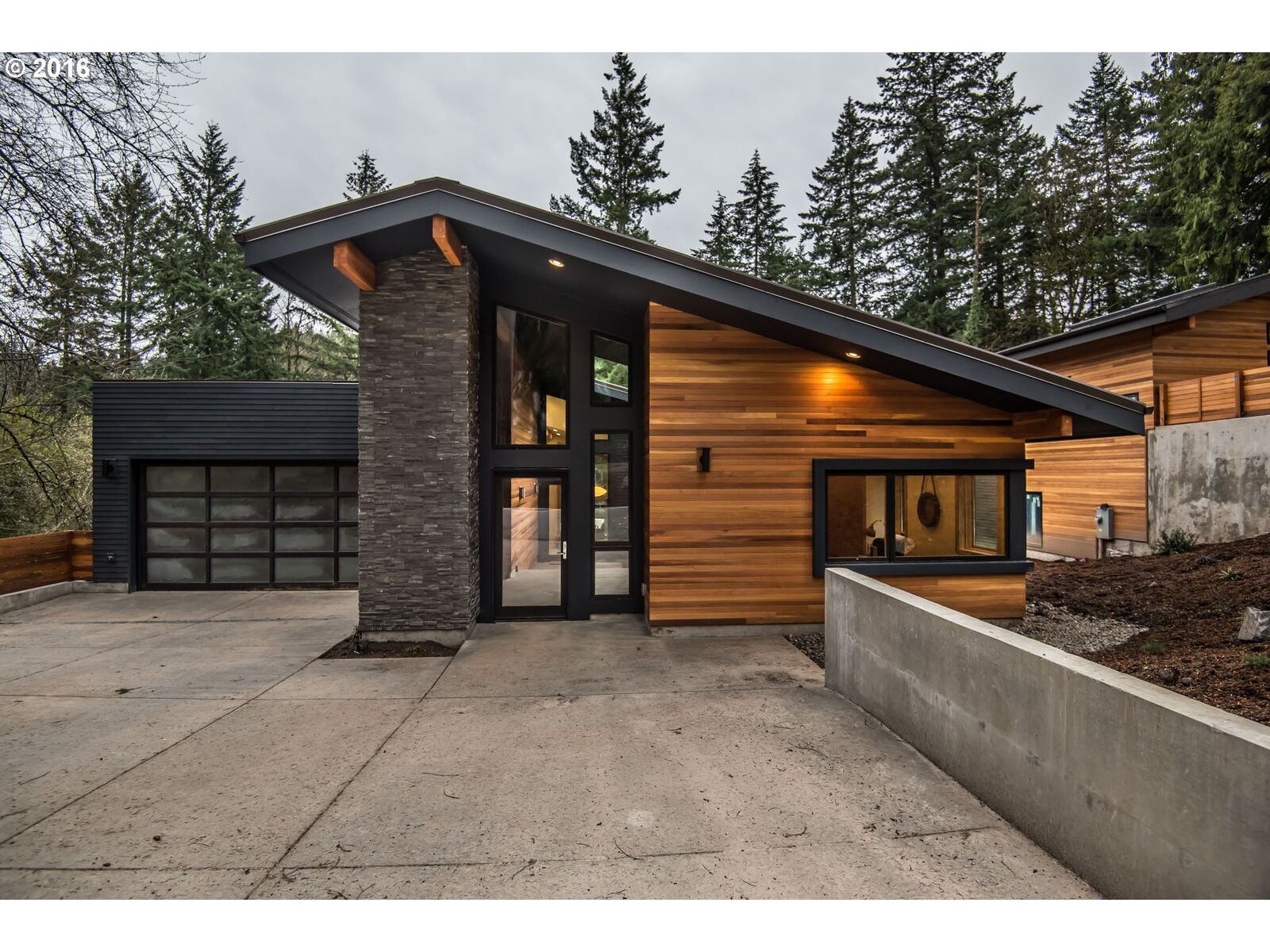 Property Photo:  1895 SW Highland Rd  OR 97221 