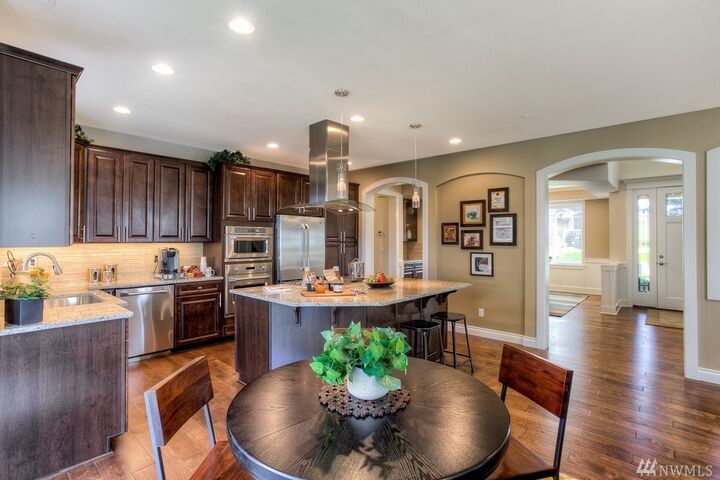 Property Photo:  476 Ashbury Ct NW  WA 98110 