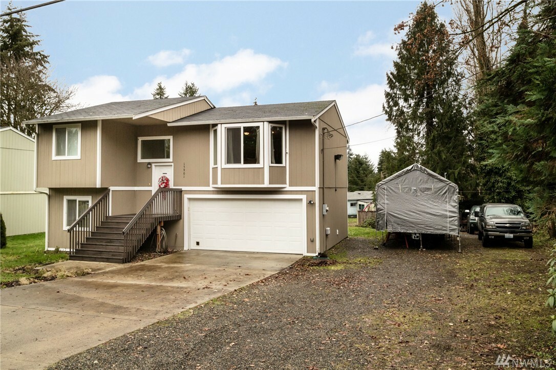 Property Photo: 15901 82nd Ave E WA 98375