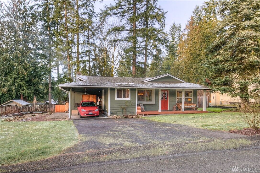 Property Photo:  15843 198th Place NE  WA 98077 