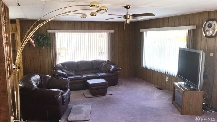 Property Photo: 121 John St WA 98840