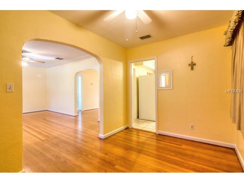 Property Photo:  906 W Church Street  FL 32720 